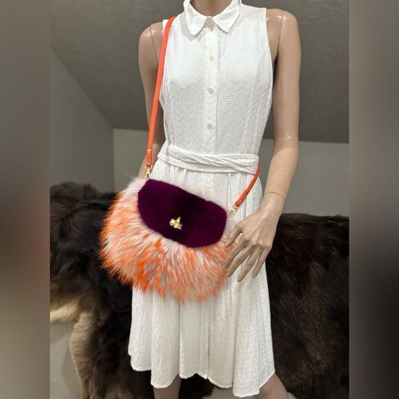 Stunning Colorblock Real Mink Fur with Finn Raccoon Fur Purse, Includes 2 Straps - Picture 12 of 17